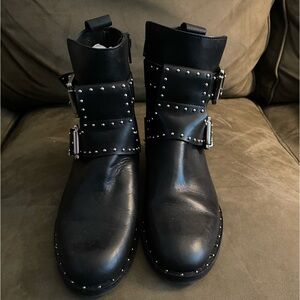 CHARLES DAVID BLACK SMOOTH STUDDED DETAILED ANKLE MOTO LEATHER PULL ON BOOTS